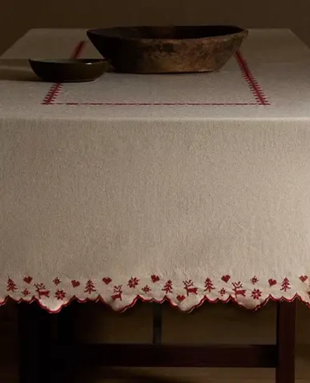 ZARA HOME ХЛОПКОВАЯ СКАТЕРТЬ С ВЫШИВКОЙ НА РОЖДЕСТВЕНСКУЮ ТЕМАТИКУ, СЕРЕБРЯНЫЙ