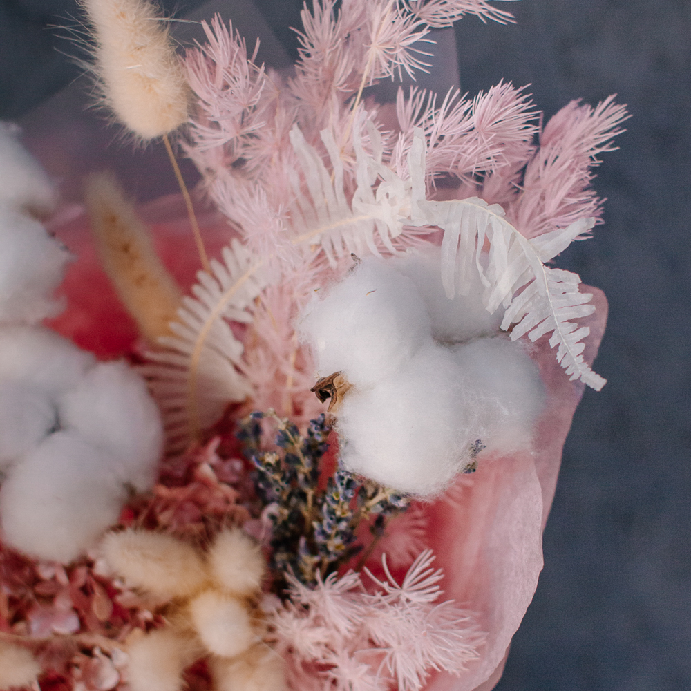 110. Нежный долговечный декоративный букет из сухоцветов