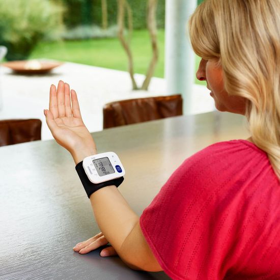 Тонометр Omron автоматический на запястье RS1, HEM-6160-E