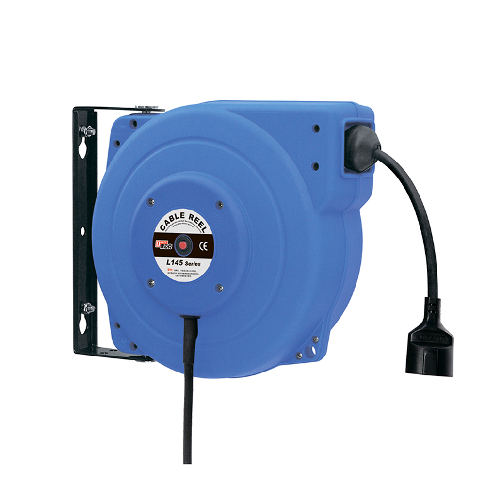 Катушка удлиннитель электрическая, настенная 18 м, 3 х 1,5 мм