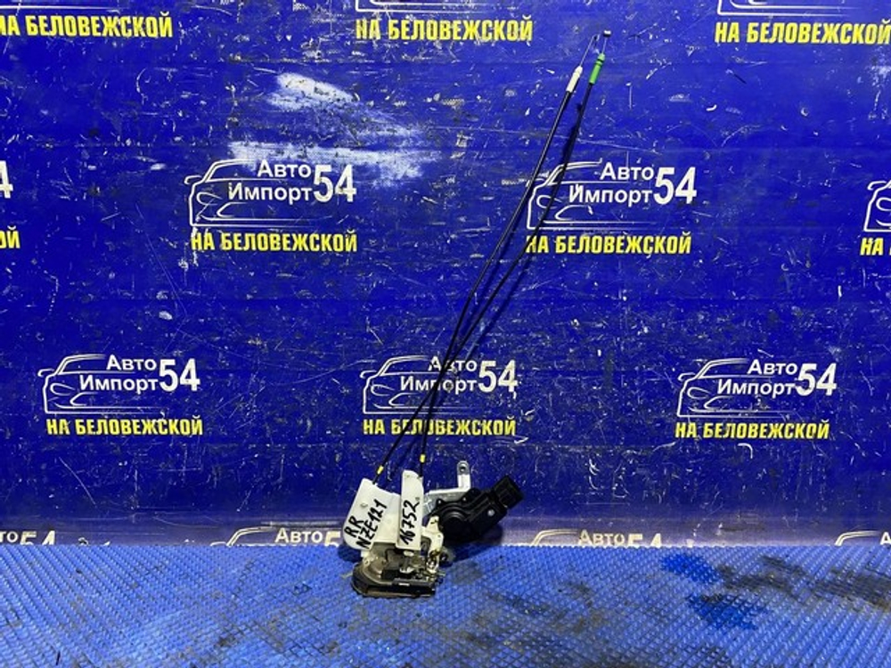 Замок двери задней правой TOYOTA COROLLA 2000-2006