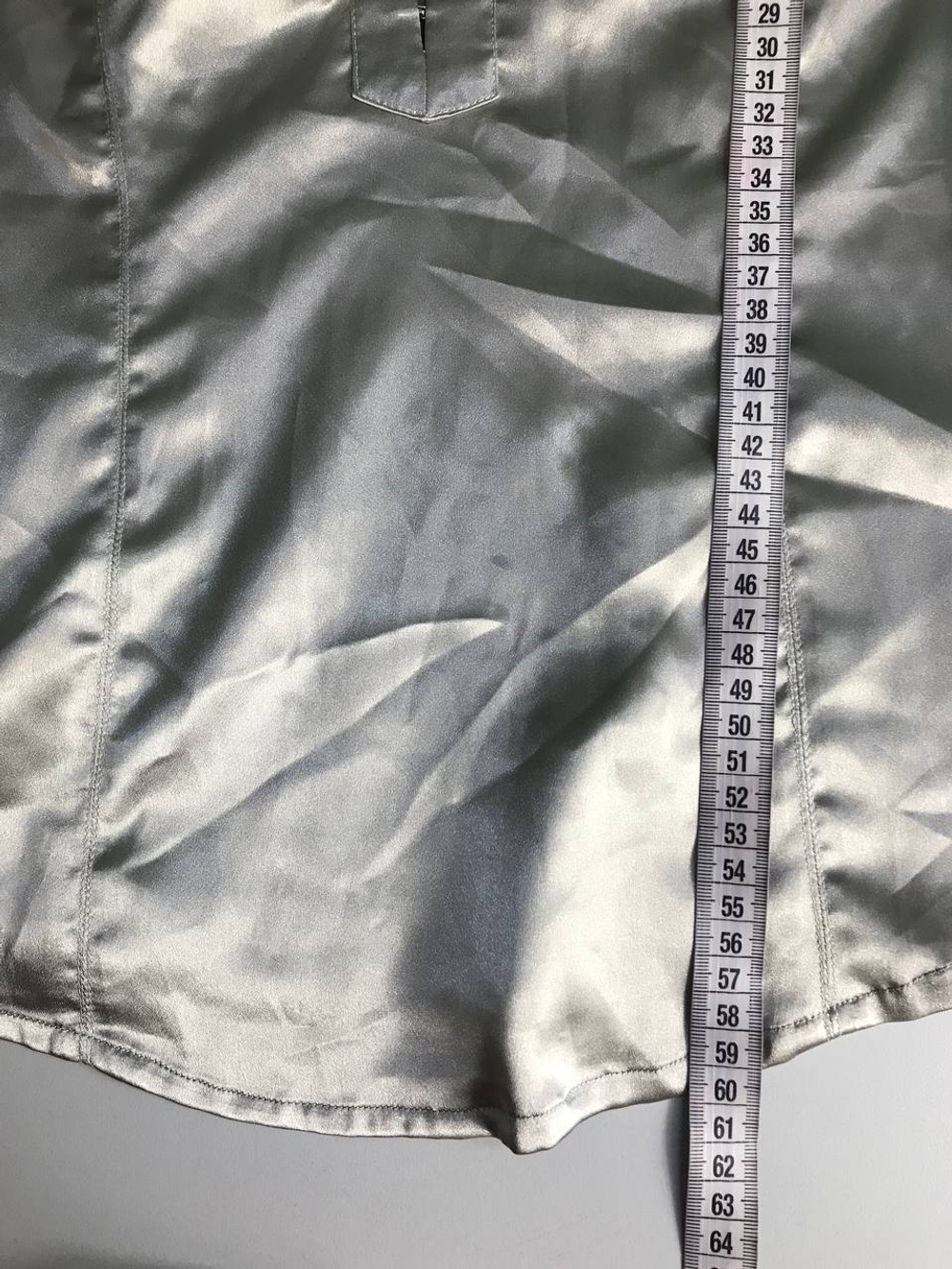 Блузка OGGI словно и жидкого серебра, струящаяся и блестящая, 48 размер