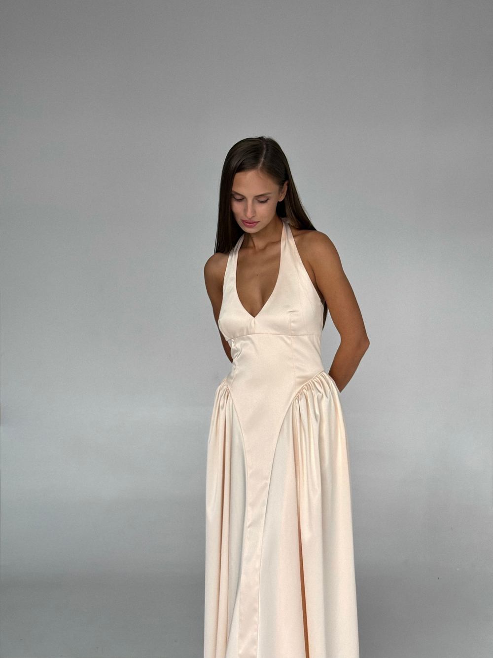 Платье с отрезными "бочками"