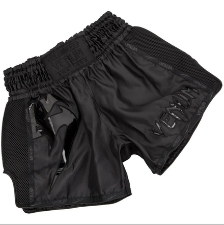 Шорты Muay Thai Venum Giant  черные