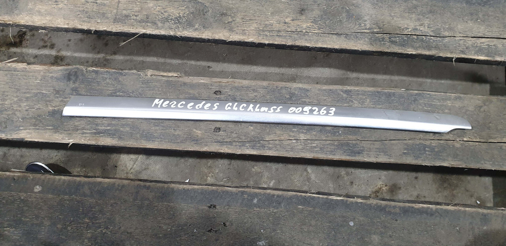Накладка стекла заднего правого Mercedes GLC (X253) 15-нв Б/У Оригинал A2536700222