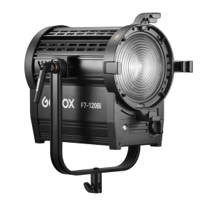 Осветитель светодиодный Godox F7-120Bi K2 с линзой Френеля