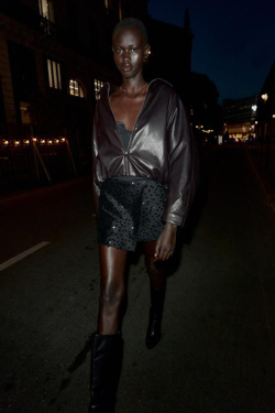 ZARA ЮБКА-ШОРТЫ С ЗАПÁХОМ И ПАЙЕТКАМИ, ЧЕРНЫЙ