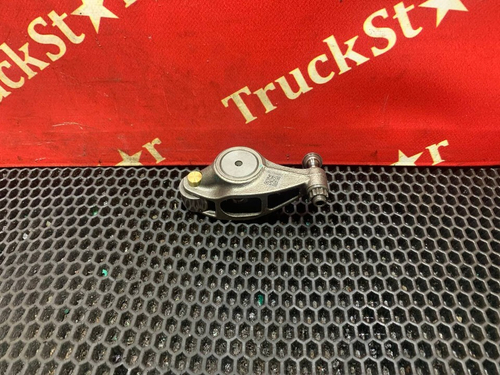 Коромысло впускного клапана 2023г