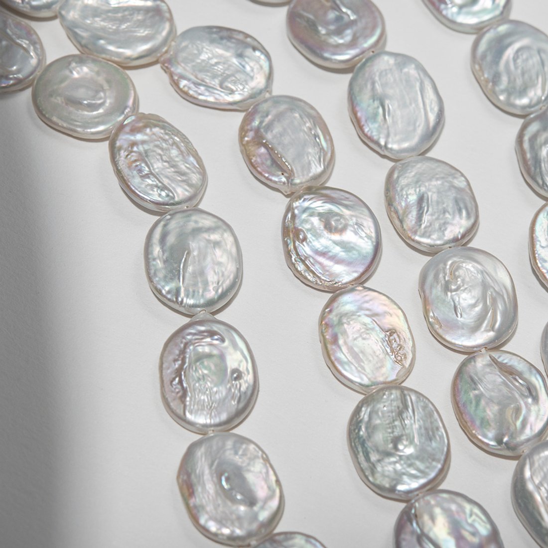 Жемчуг культивированный в форме овала, серый, 17*14мм