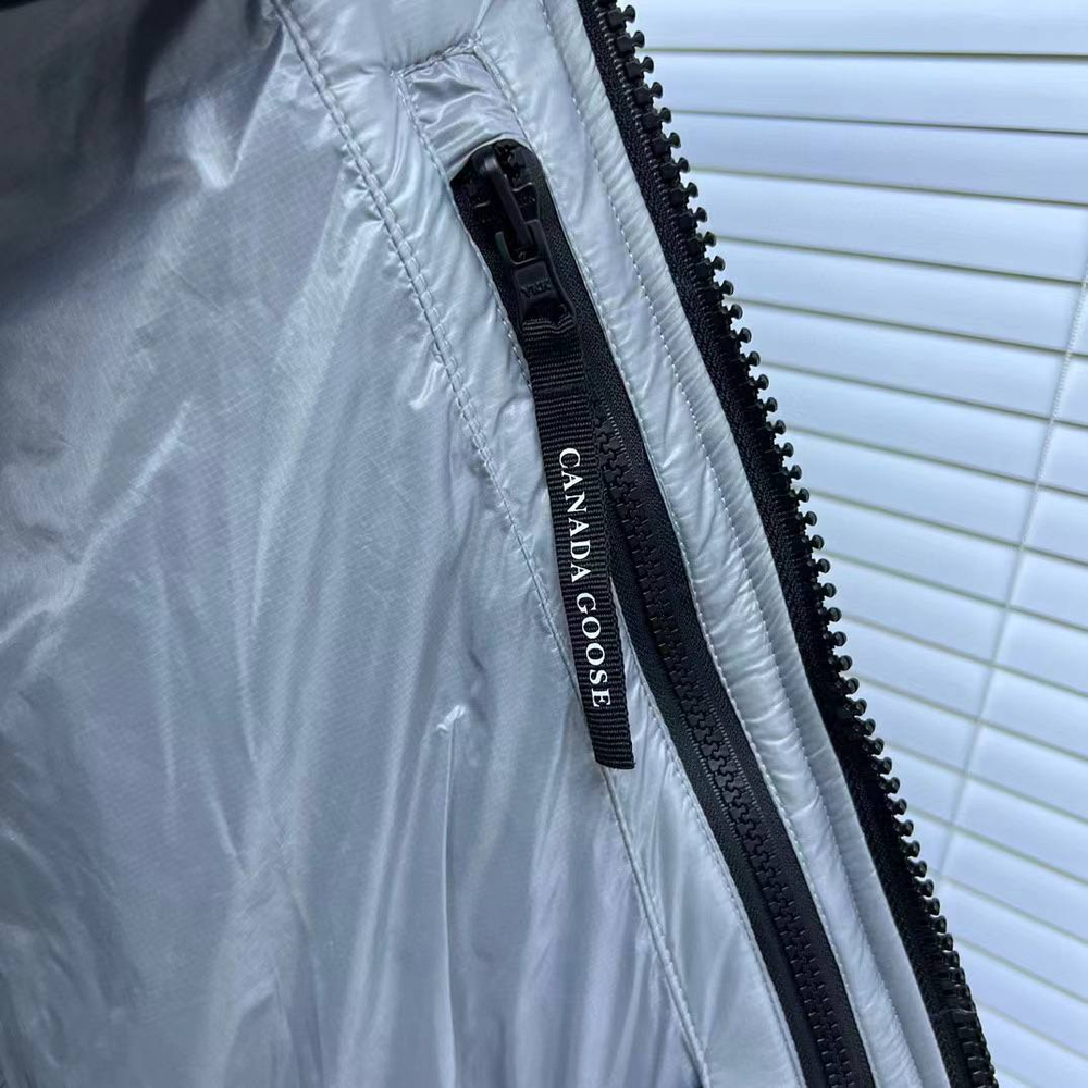 Пуховик Canada Goose