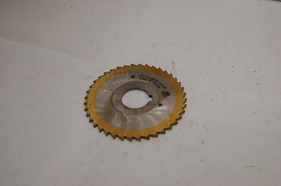 Фреза отрезная дисковая по металлу 100х3х27мм. z=40 Р6М5 СССР КИБ со шпонкой