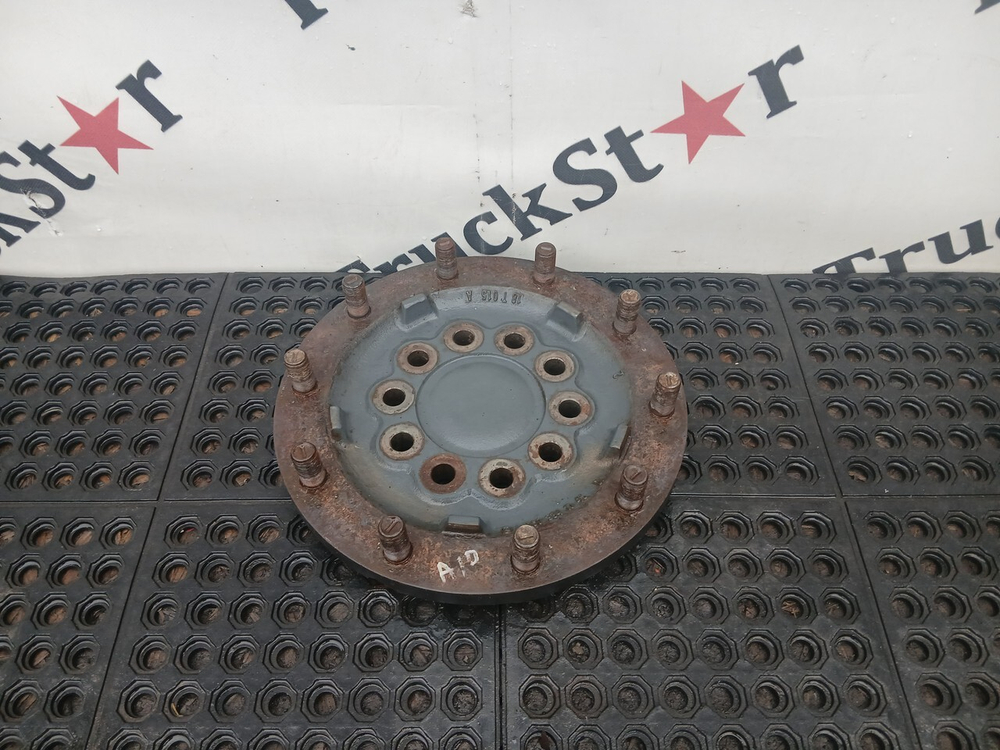 Фланец ступицы передней