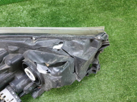 Битая Фара левая Toyota Hilux 8 (2015-2020) LED