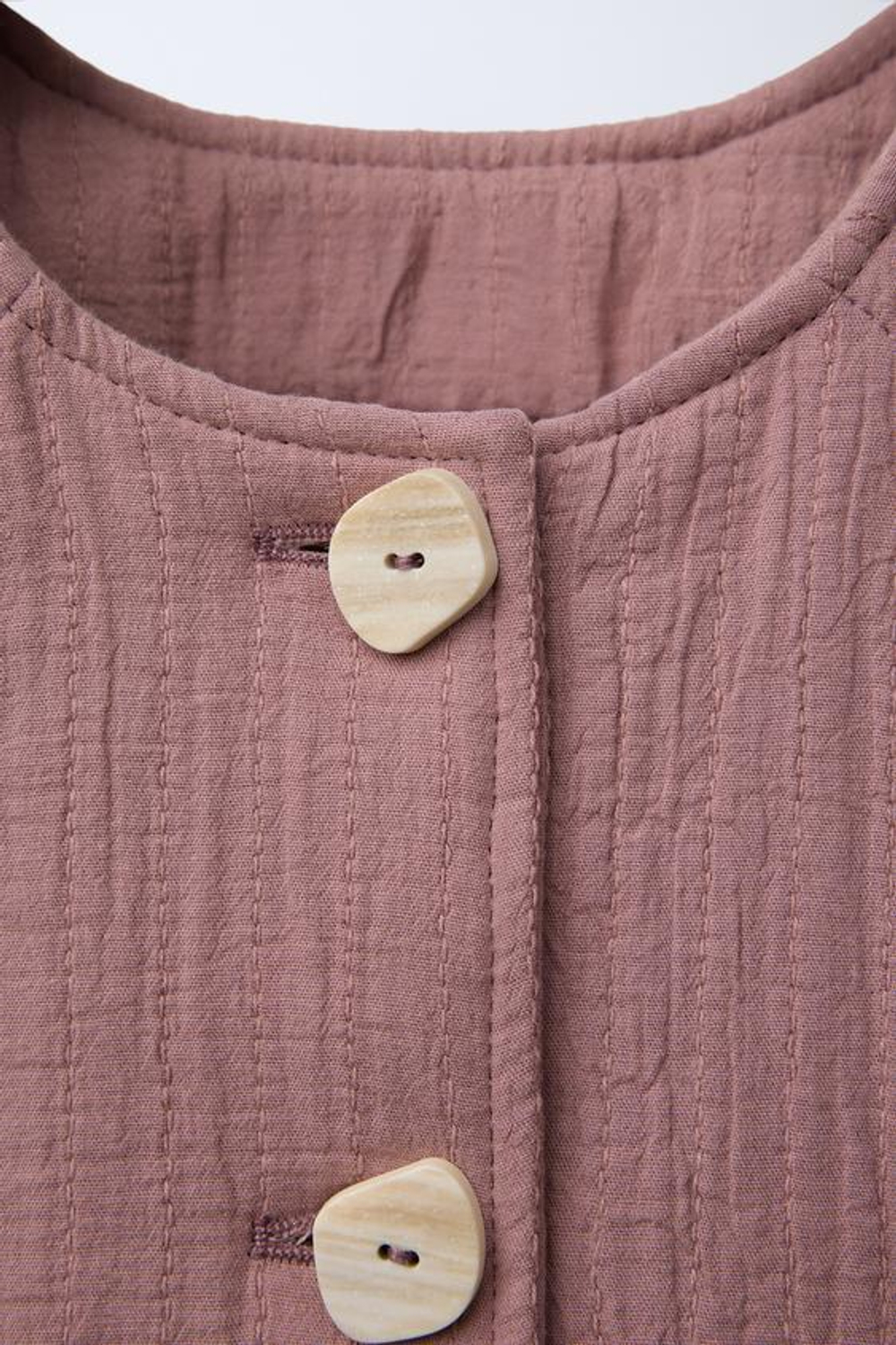 ZARA СТЕГАНАЯ КУРТКА ИЗ РЕЛЬЕФНОЙ ТКАНИ, ЦВЕТ РОЗОВОГО ДЕРЕВА