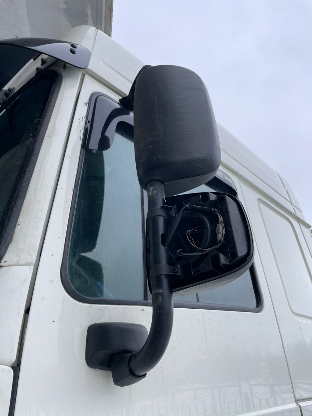DAF XF 4x2 Седельный тягач FT XF 105 460 (Дизельный, 12,9 л, 462 л.с., МТ)