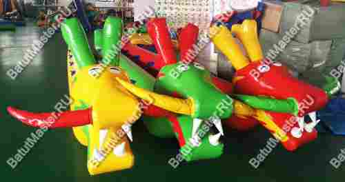 Надувная командная игра "Верхом на драконах"