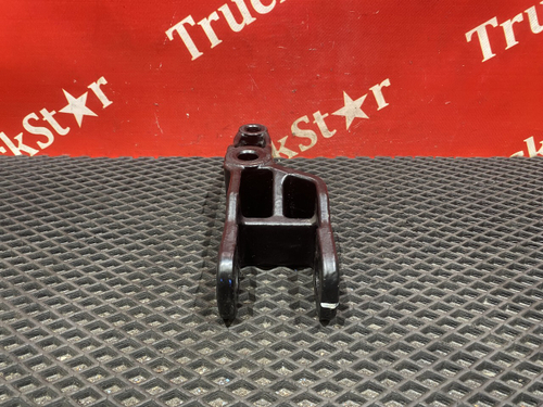 Кронштейн амортизатора нижний правый 2024г