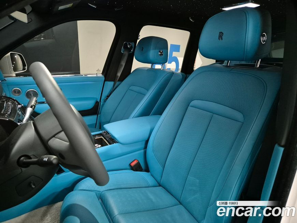 Rolls-Royce 컬리넌 6.7 V12 Черный 배지 (12.2022)
