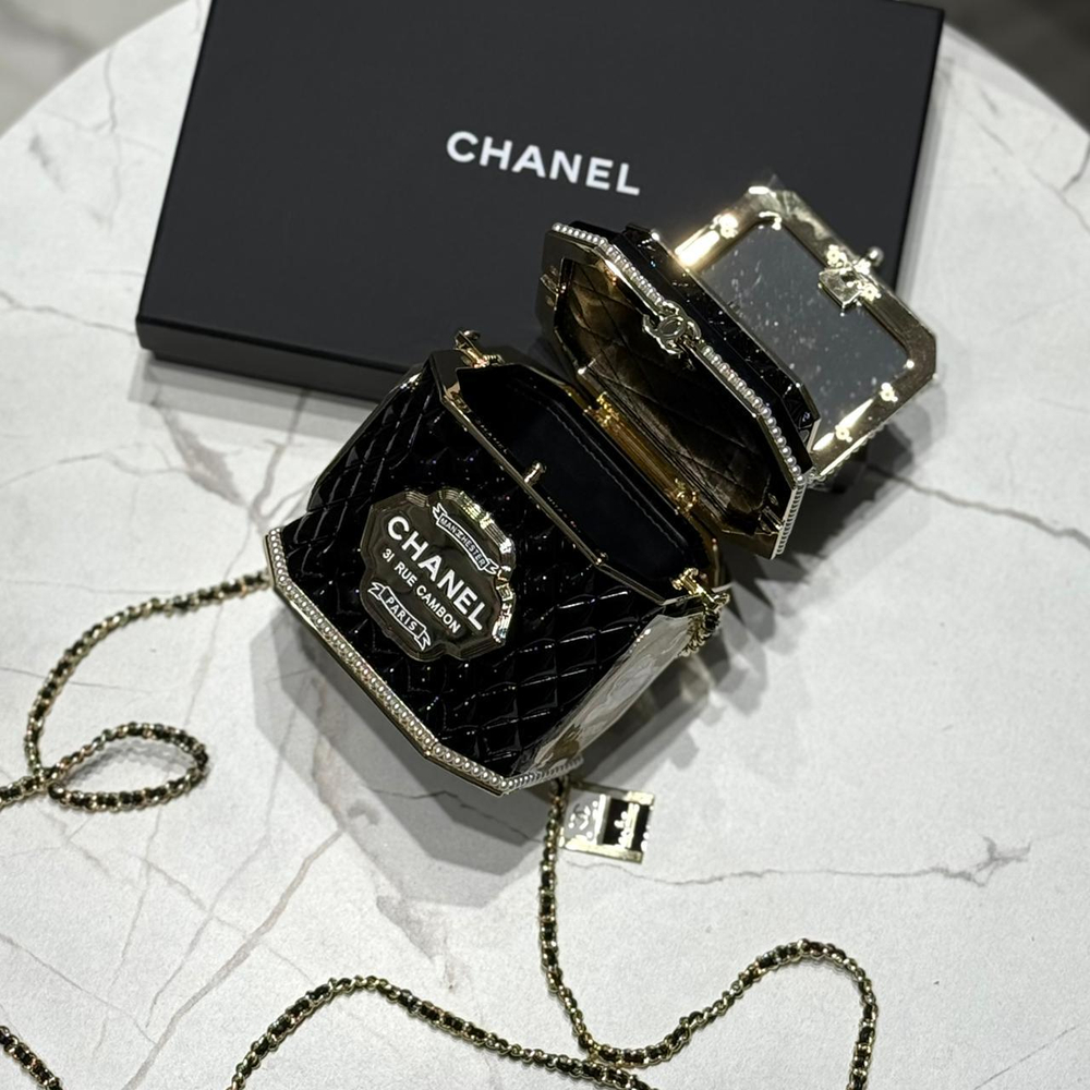 Аксессуар Chanel