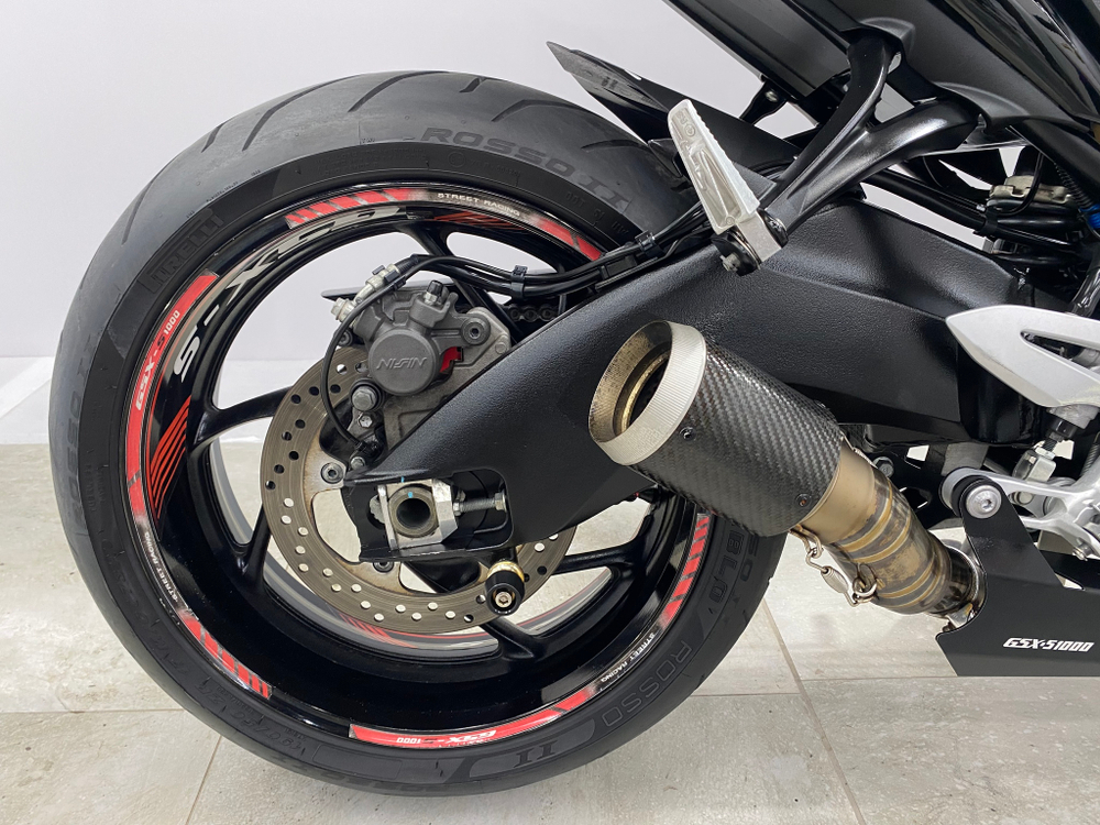 Suzuki GSX-S1000 049268