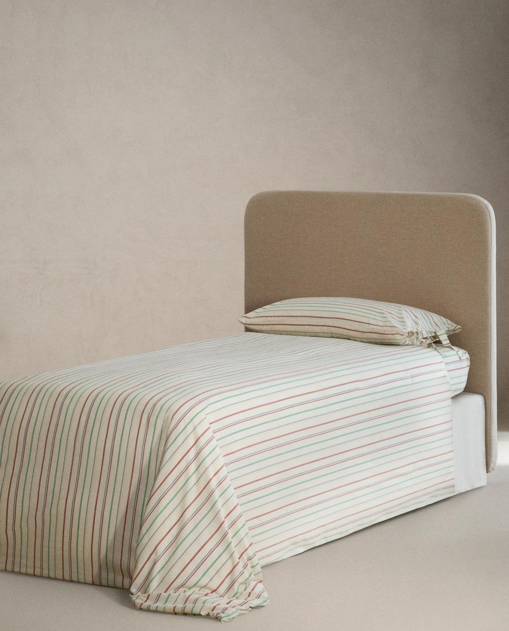 Простыня на резинке Zara Home, хлопок 100%, в полоску, 2613/900