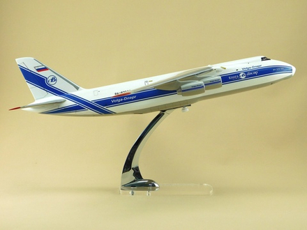 Модель самолета Ан-124-100 (М1:144, Волга-Днепр, RA-82044)