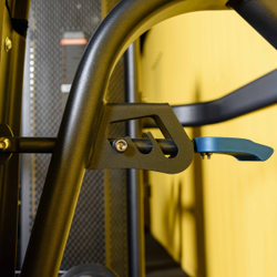 E7008 Жим от груди вертикальный. Стек 135 кг