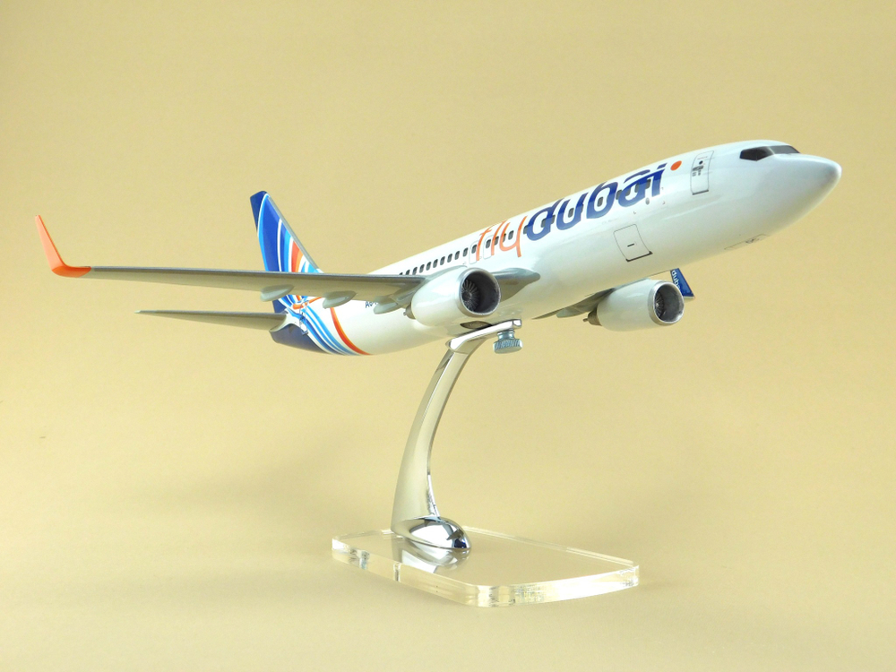 Модель самолета Boeing 737-800 (М1:100 Fly Dubai)