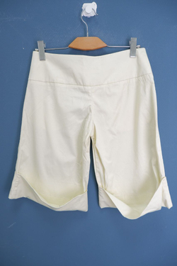 Шорты Kira Plastinina светлые 46 размер