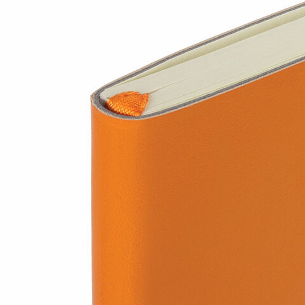 Блокнот в клетку с резинкой А5 (148x218 мм), 80 л., под кожу оранжевый BRAUBERG "Metropolis Ultra", 111019