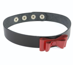 Чёрный кожаный ошейник с красным лаковым бантом (Цвет: черный с красным)