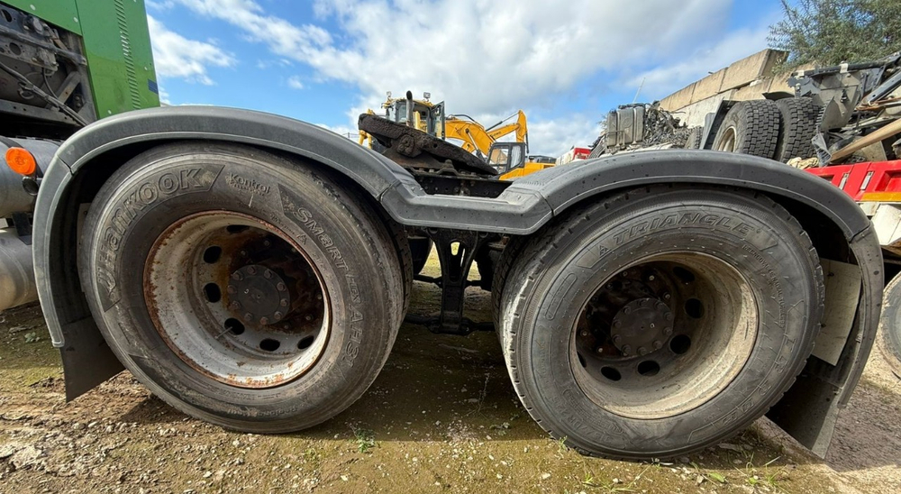FAW JH6 6x4 Седельный тягач CA4250P25K15T1NE5A80 (Газовый, 12,5 л, 430 л.с., МТ)