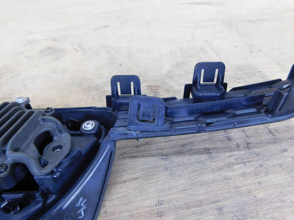 решетка радиатора Toyota Corolla ZWE211 214 2022