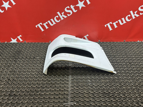 Облицовка фары правой