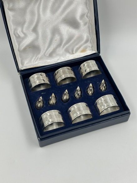 Набор из колец для салфеток и подставок для карточек