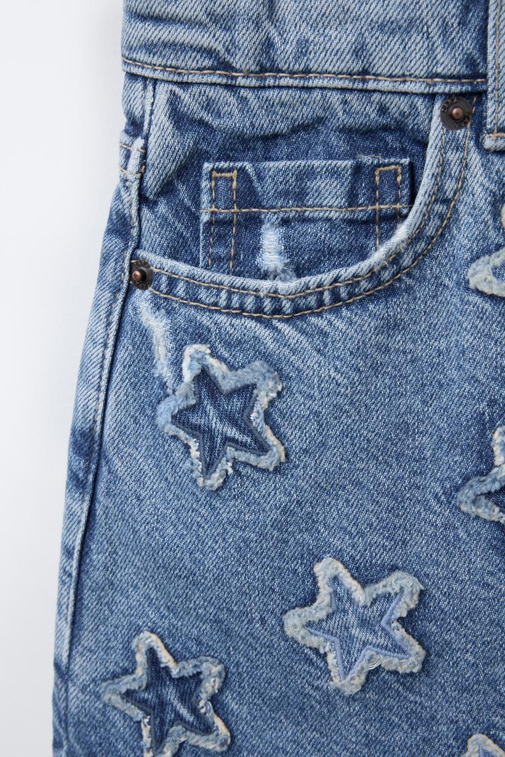 ZARA ДЖИНСОВАЯ ЮБКА-ШОРТЫ СО ЗВЕЗДАМИ, СИНИЙ