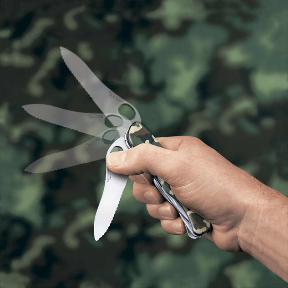 Нож Victorinox Trailmaster One Hand camo 0.8463.MW94 (111 мм)