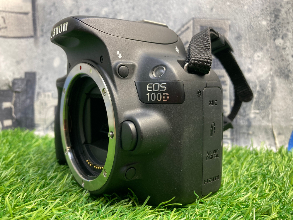 Canon 100D Kit 18-55m Покупка/Продажа