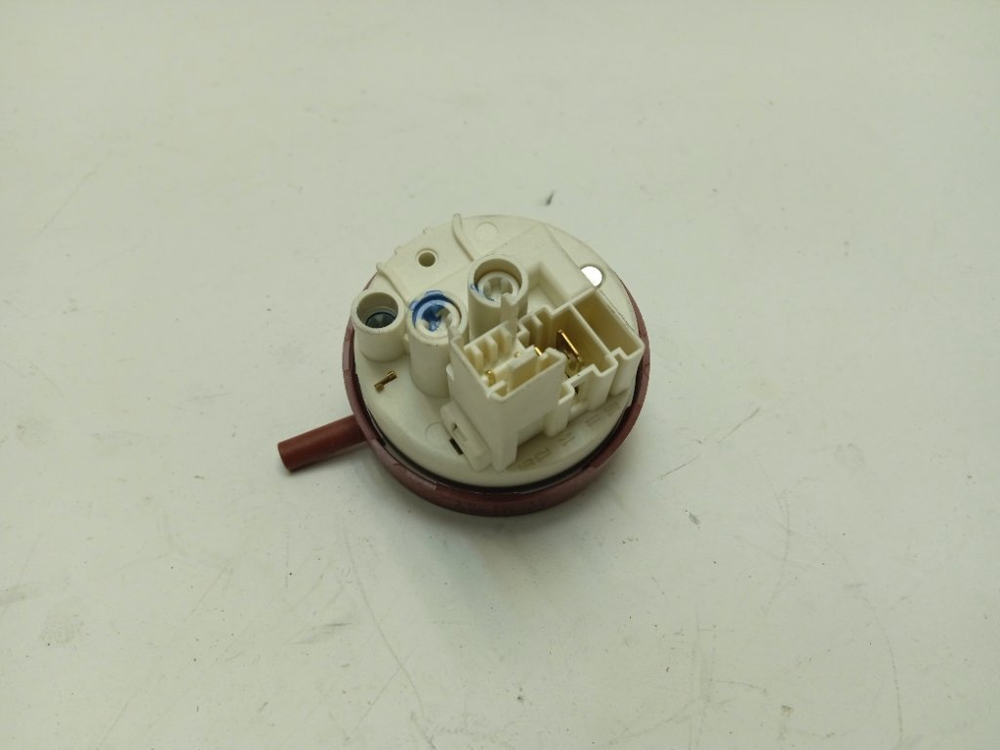 RKB68801YA кт125 Датчик уровня воды для стиральной машины Beko 2801561700 б/у