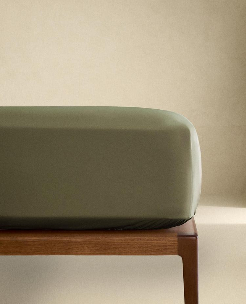 ZARA HOME (300 НИТЕЙ) НАТЯЖНАЯ ПРОСТЫНЯ ИЗ ХЛОПКА, ЗЕЛЕНЫЙ