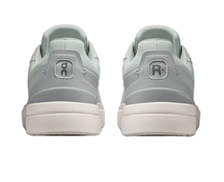 Женские кроссовки On The Roger Advantage - wolf/glacier