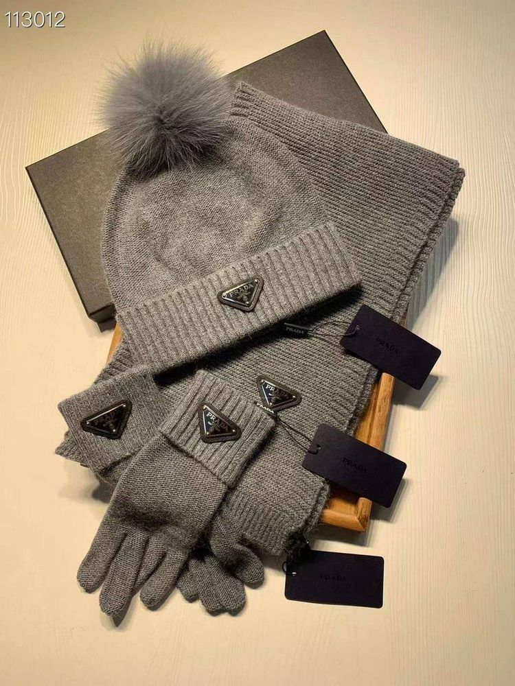 Джинсы Prada