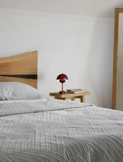 Лампа настольная/Светильник прикроватный Bauhaus + адаптер на евро вилку (Ростест)