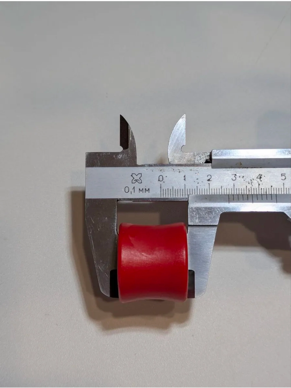 Ролик натяжителя привода цепи