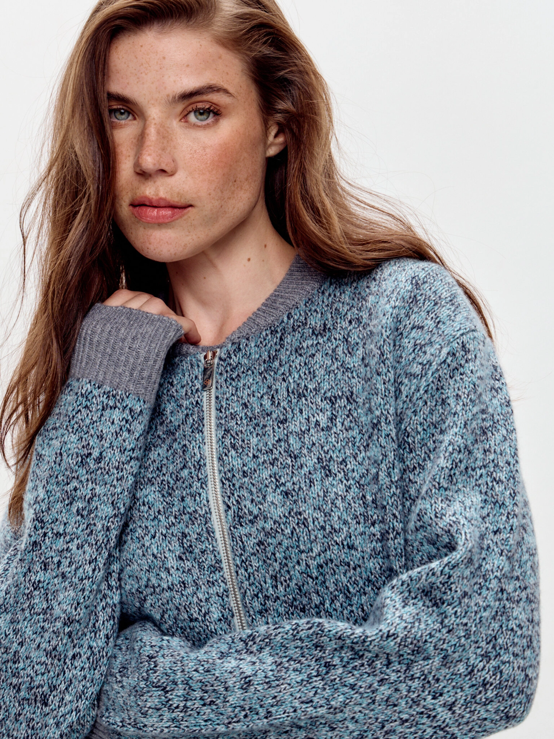 Кашемировый бомбер