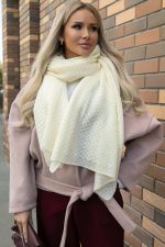 Вязаный палантин (молочный) ВП02-1М LT Collection