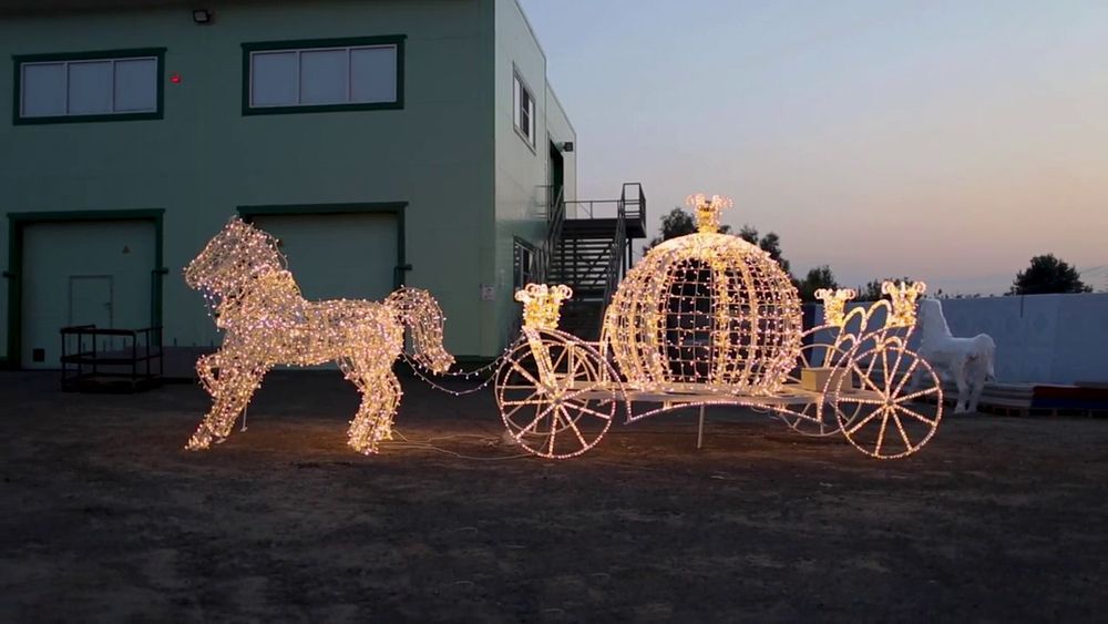 Световая композиция «Карета с лошадьми»