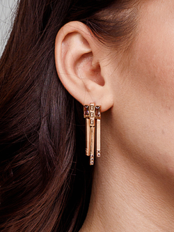 Серьги ассиметричные из серебра со вставками из розово-коричневых фианитов