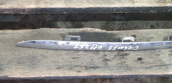 Молдинг решетки радиатора Mercedes C-Class W205 14-18 Б/У Оригинал A2058880173