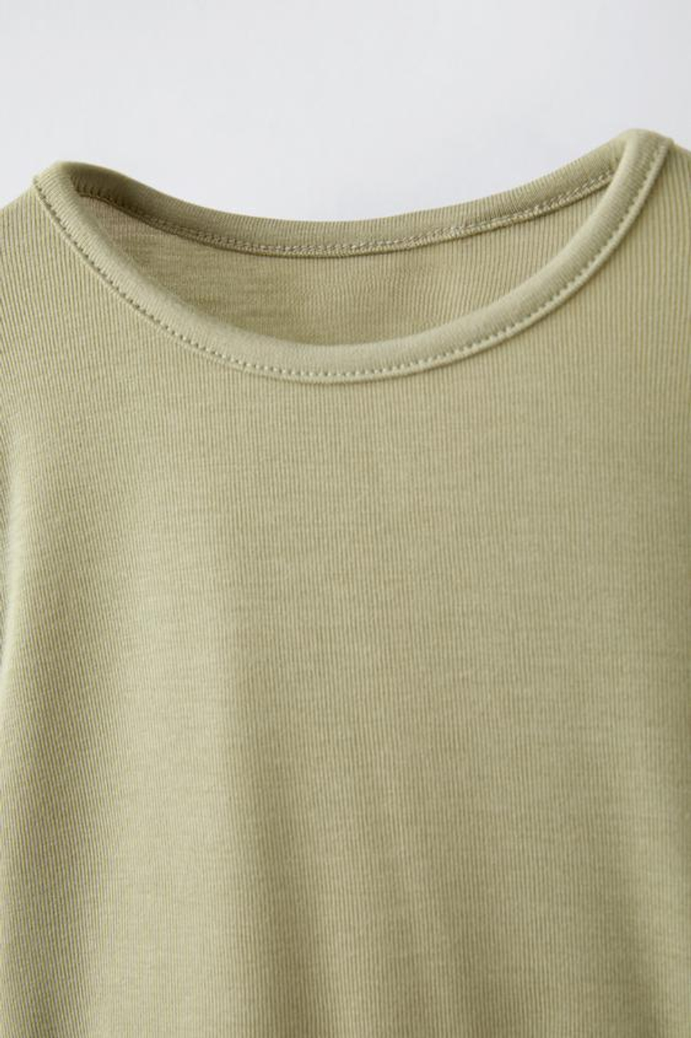 ZARA ЛЕГКАЯ ФУТБОЛКА, СВЕТЛО-ОЛИВКОВЫЙ